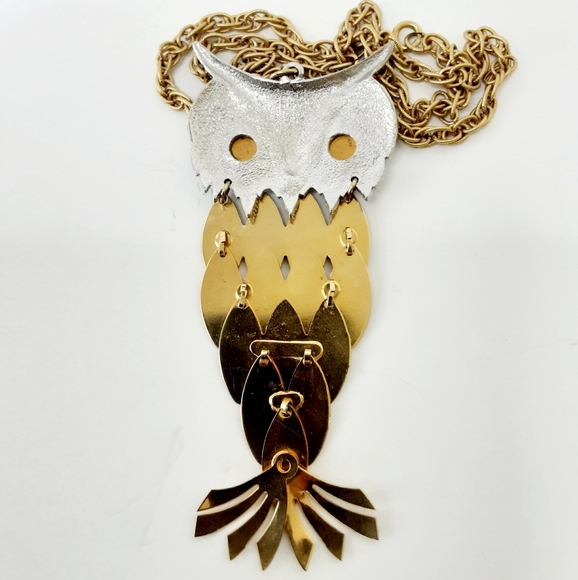 VTG Articulated Owl Pendant Gold Tone Necklace and Earrings - Picture 9 of 9